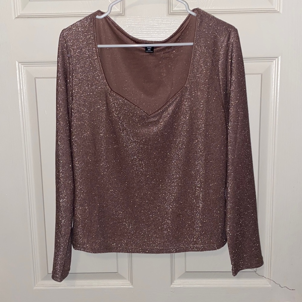 Sweetheart Neck Glitter Tee